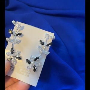 New ear climbing earrings.